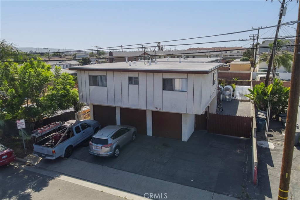 16701 S Berendo Property Photo 2