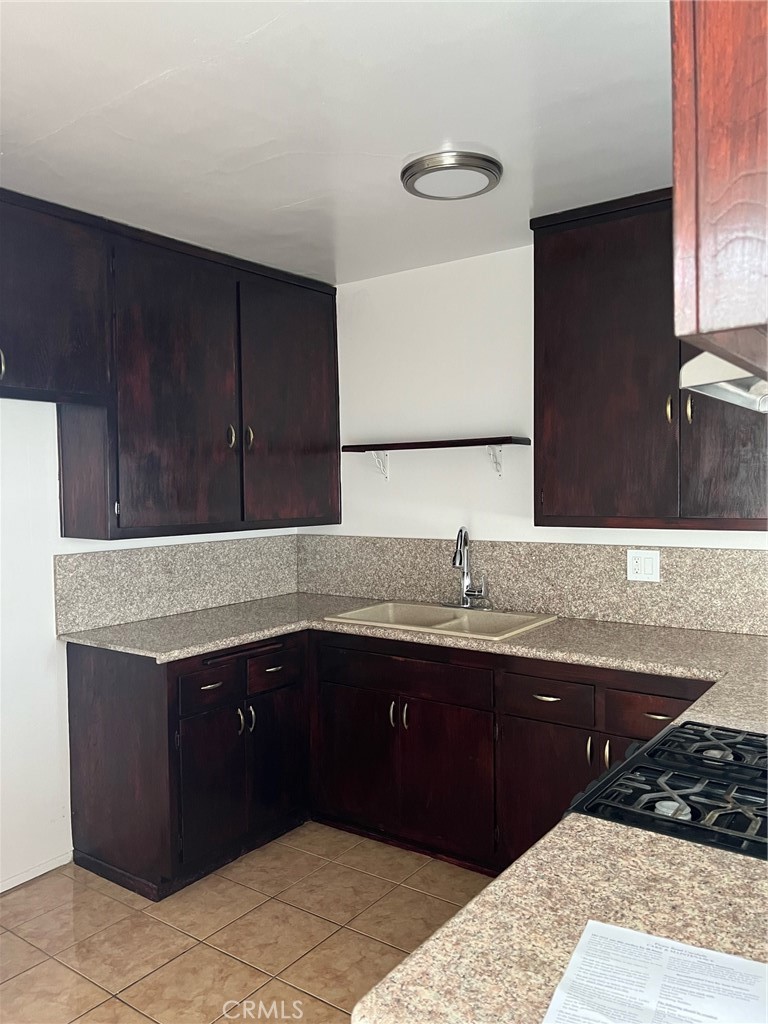 16701 S Berendo Property Photo 15