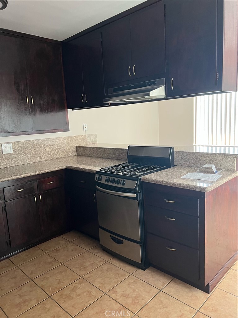 16701 S Berendo Property Photo 16