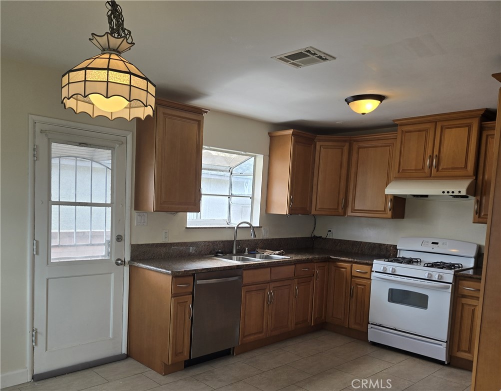 5012 Sepulveda Property Photo 7