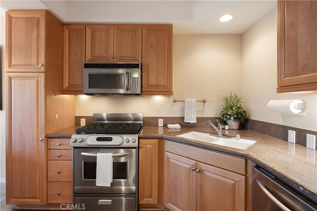 21345 Hawthorne Boulevard 204 Property Photo 16