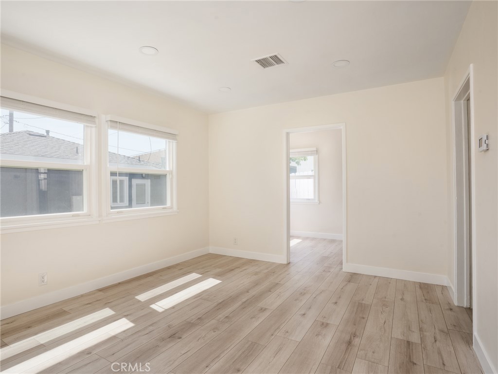 529 E Walnut Avenue A Property Photo 4