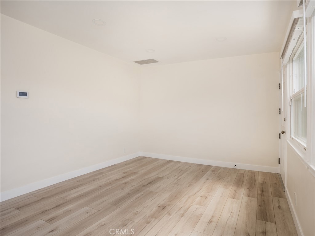 529 E Walnut Avenue A Property Photo 6
