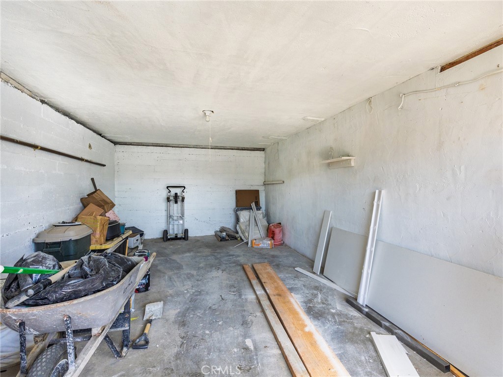 529 E Walnut Avenue A Property Photo 17