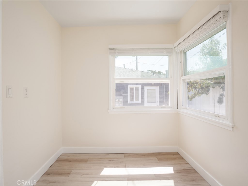 529 E Walnut Avenue A Property Photo 25