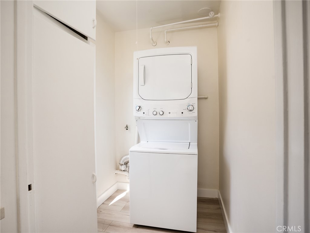529 E Walnut Avenue A Property Photo 27