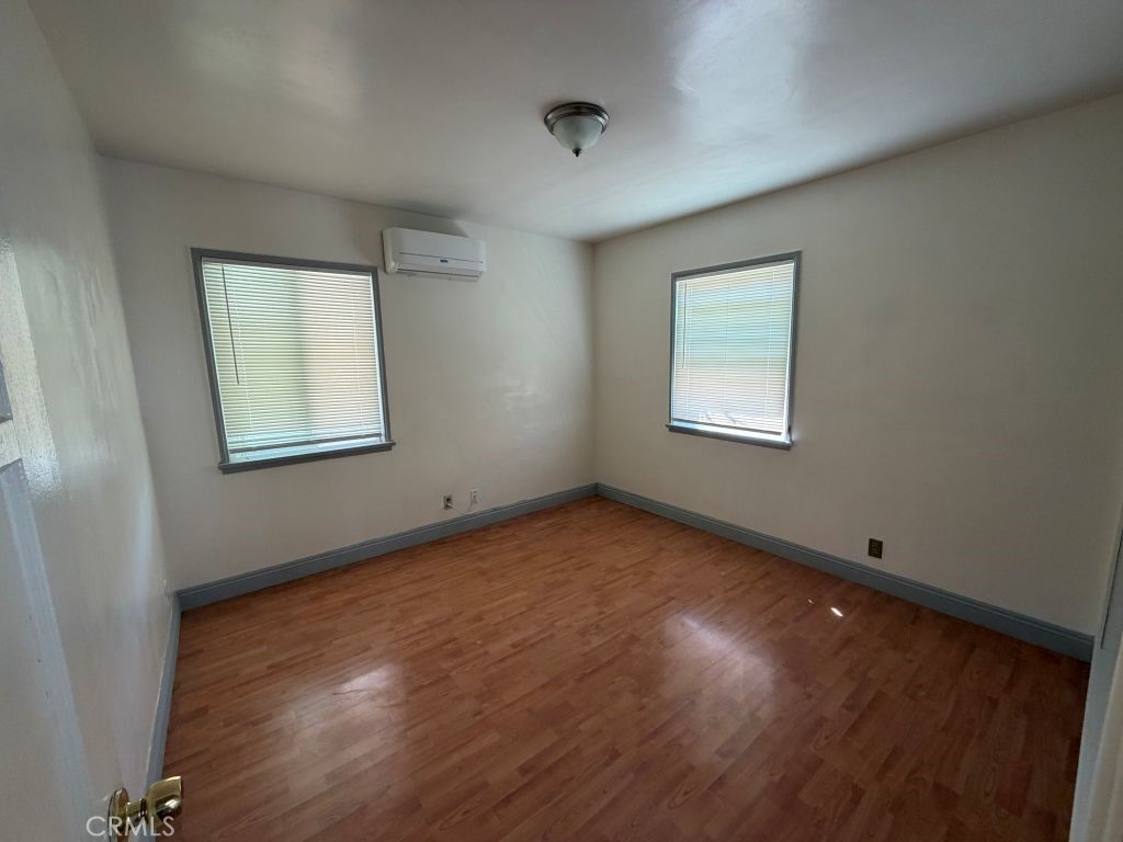 526 Dewey Property Photo 11
