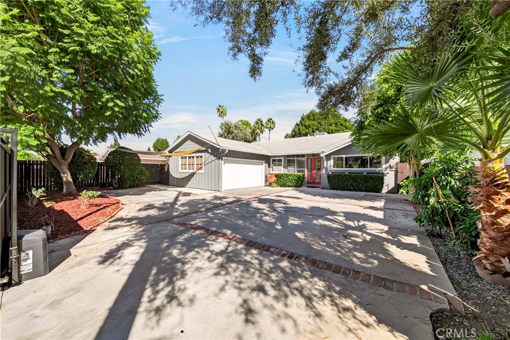 22817 Burbank Boulevard Property Photo 1