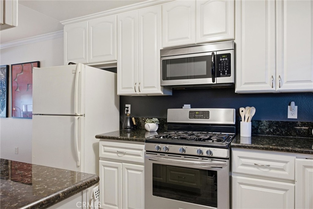 1321 Beryl Street 102 Property Photo 9