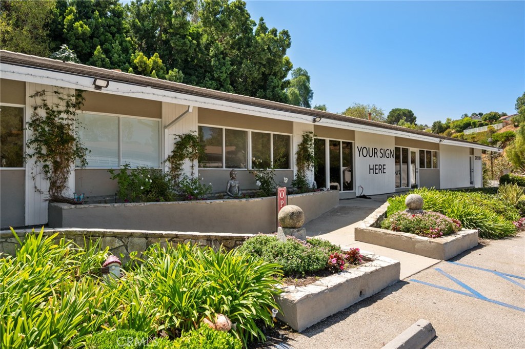 26516 Crenshaw Boulevard Property Photo 3