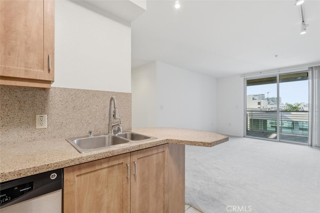 267 S San Pedro 315 Property Photo 14