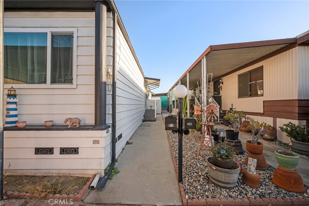 1065 Lomita Boulevard 451 Property Photo 2