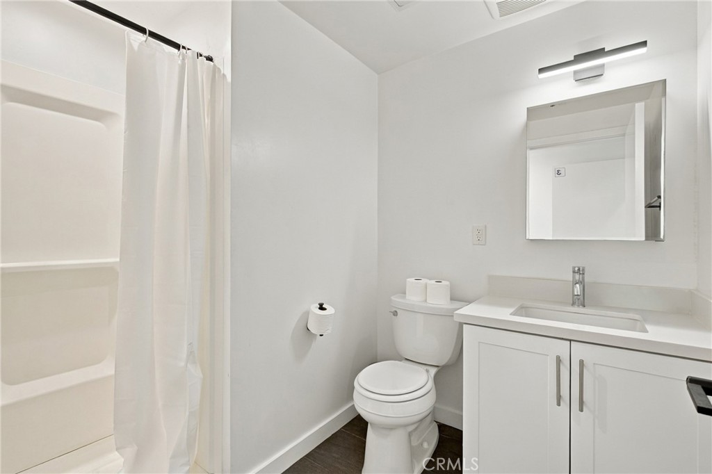 2301 S Cloverdale Property Photo 20