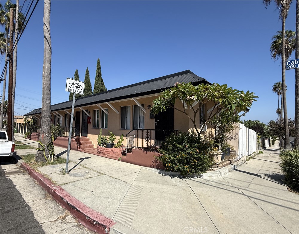 202 N Cabrillo Property Photo 1