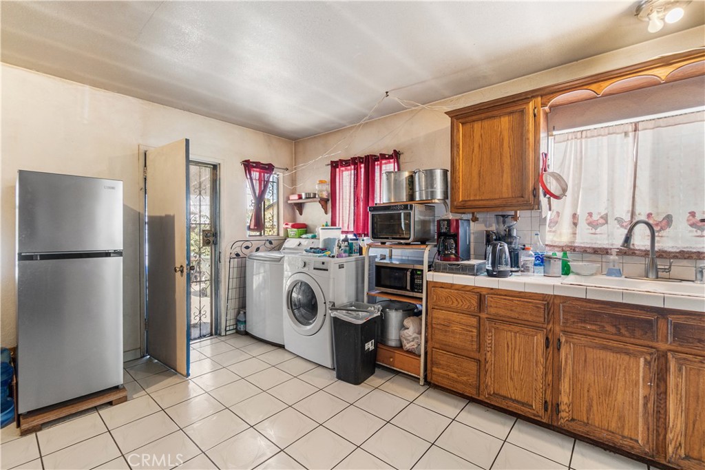 163 E 109th Place Property Photo 11
