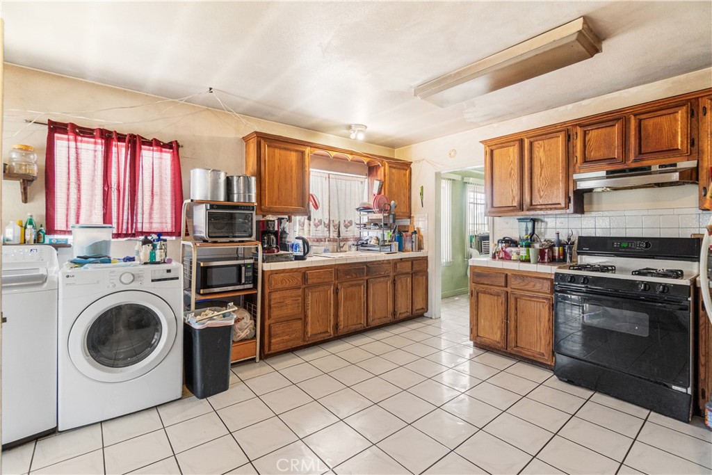 163 E 109th Place Property Photo 12