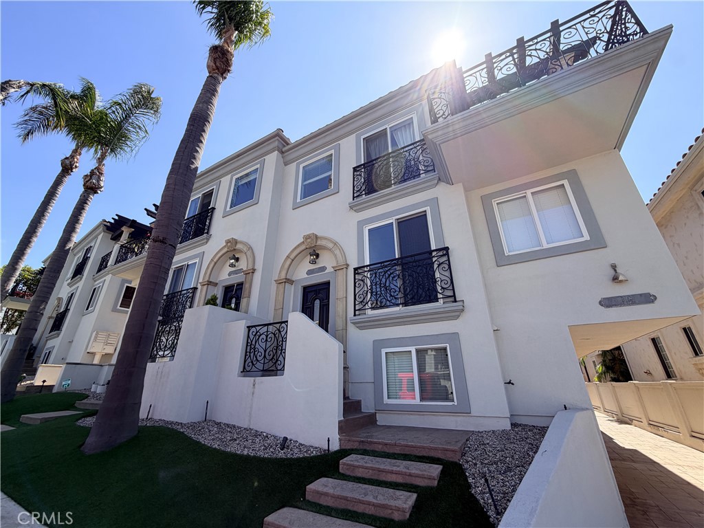 710 1st Place Property Photo 1