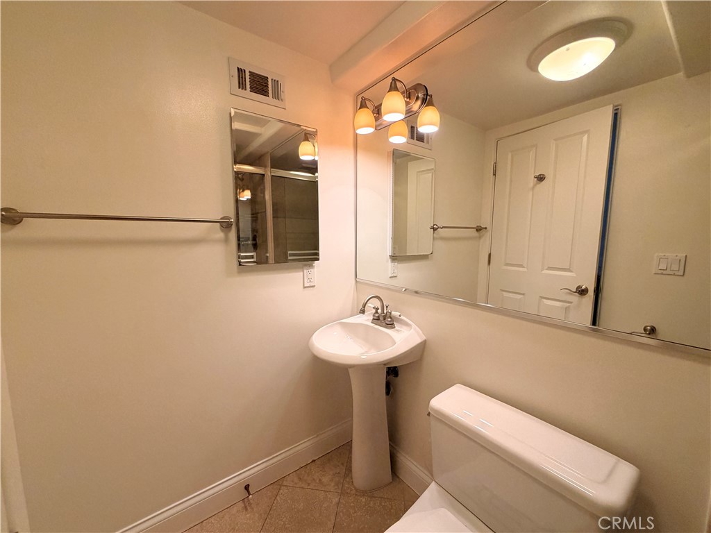 710 1st Place Property Photo 5