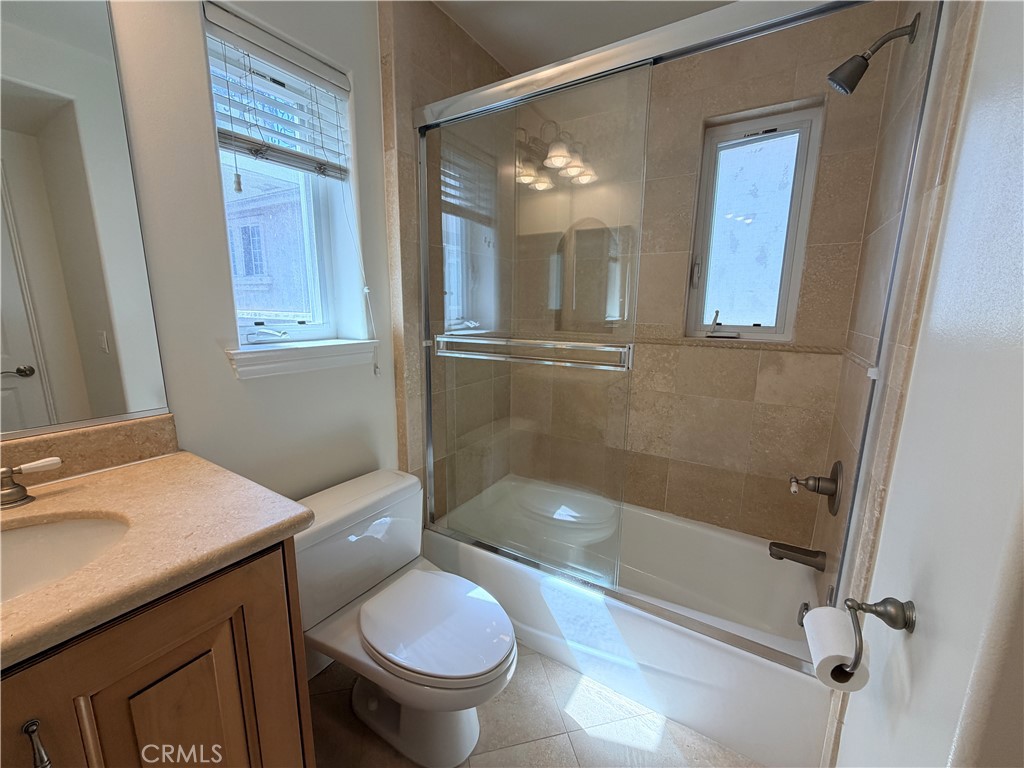 710 1st Place Property Photo 12