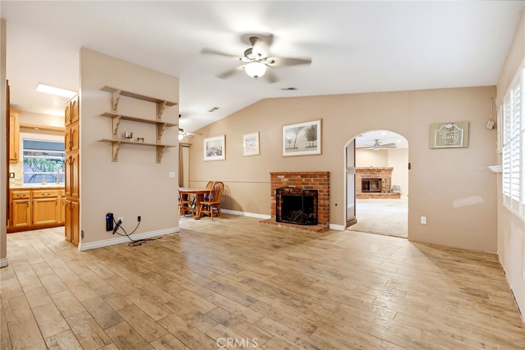 2539 S Garfield Property Photo 5