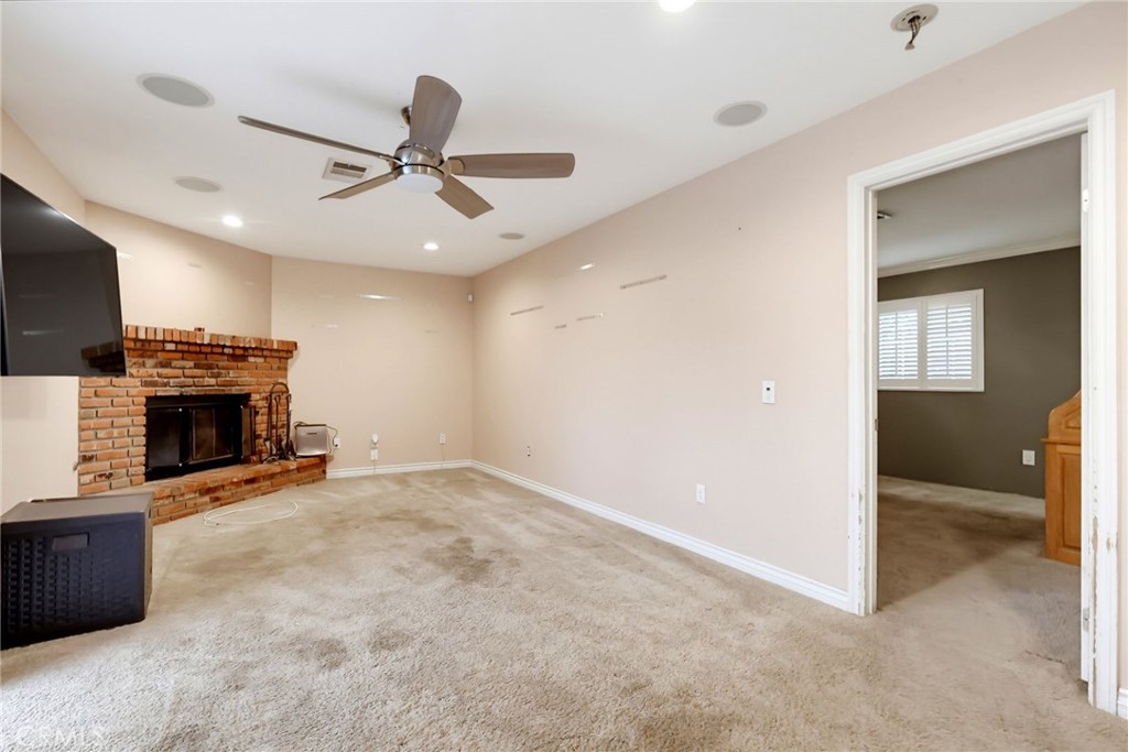 2539 S Garfield Property Photo 18