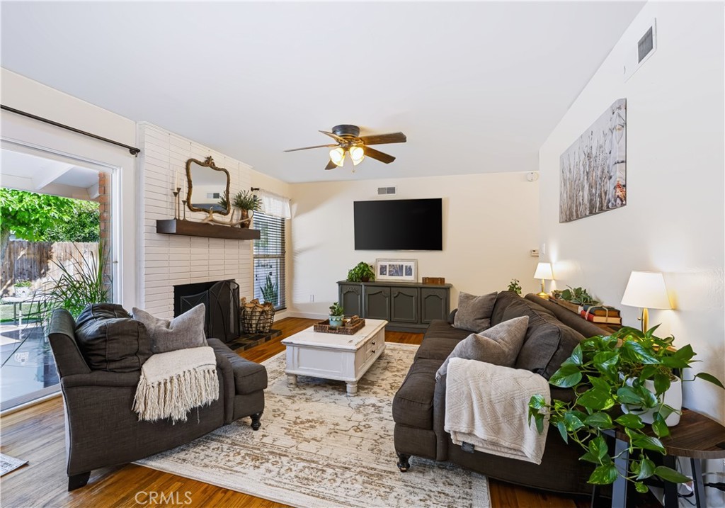 6623 Evelyn Property Photo 3