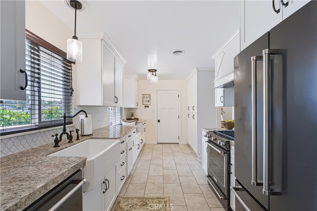 6623 Evelyn Property Photo 14