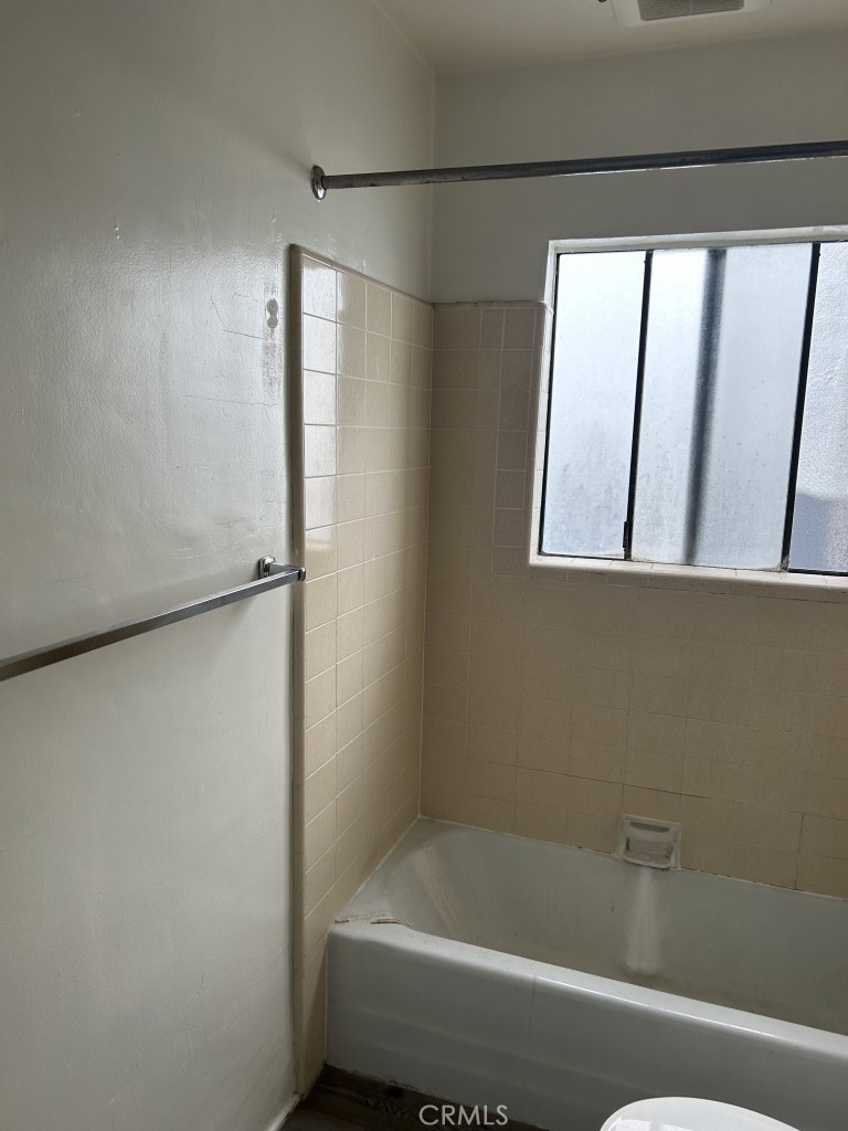 323 35th Property Photo 16