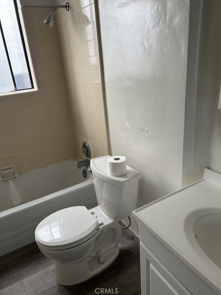 323 35th Property Photo 18