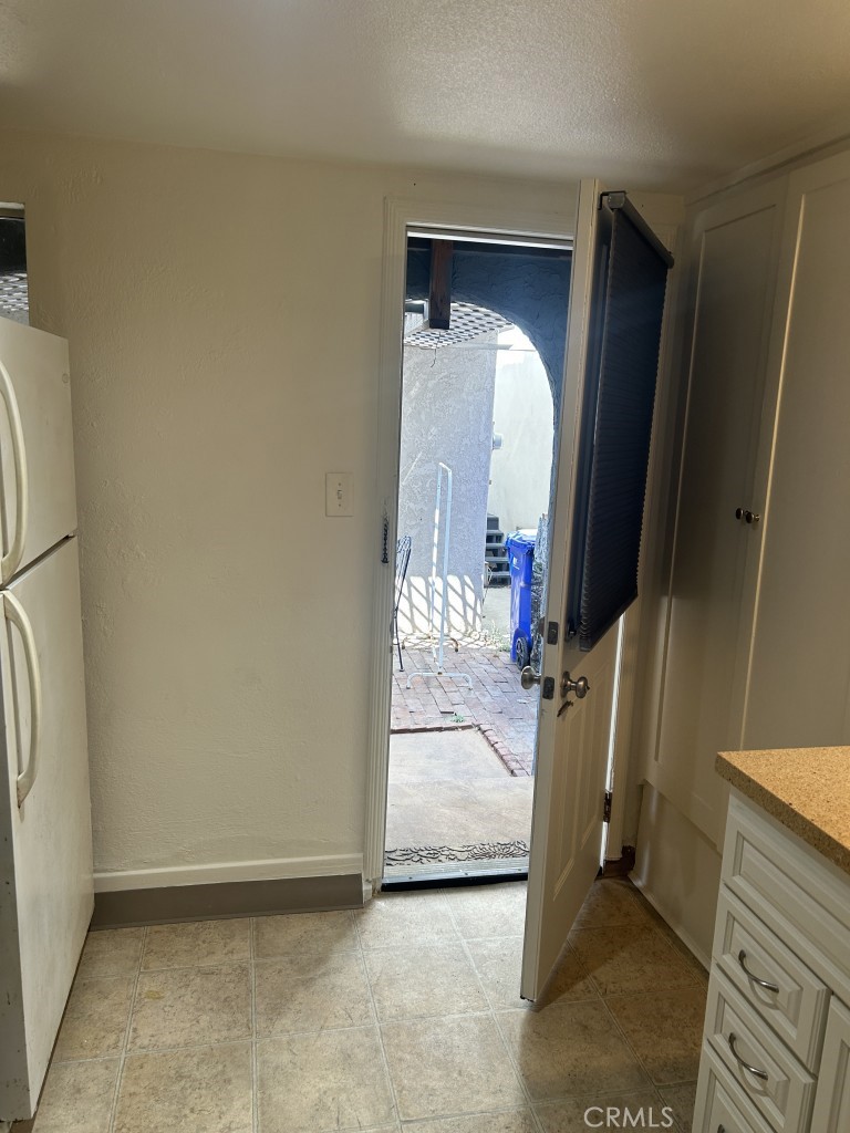 323 35th Property Photo 20