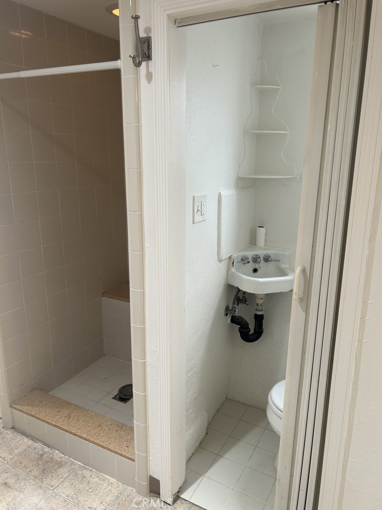 323 35th Property Photo 21