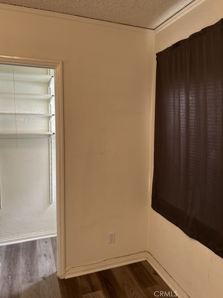 323 35th Property Photo 33