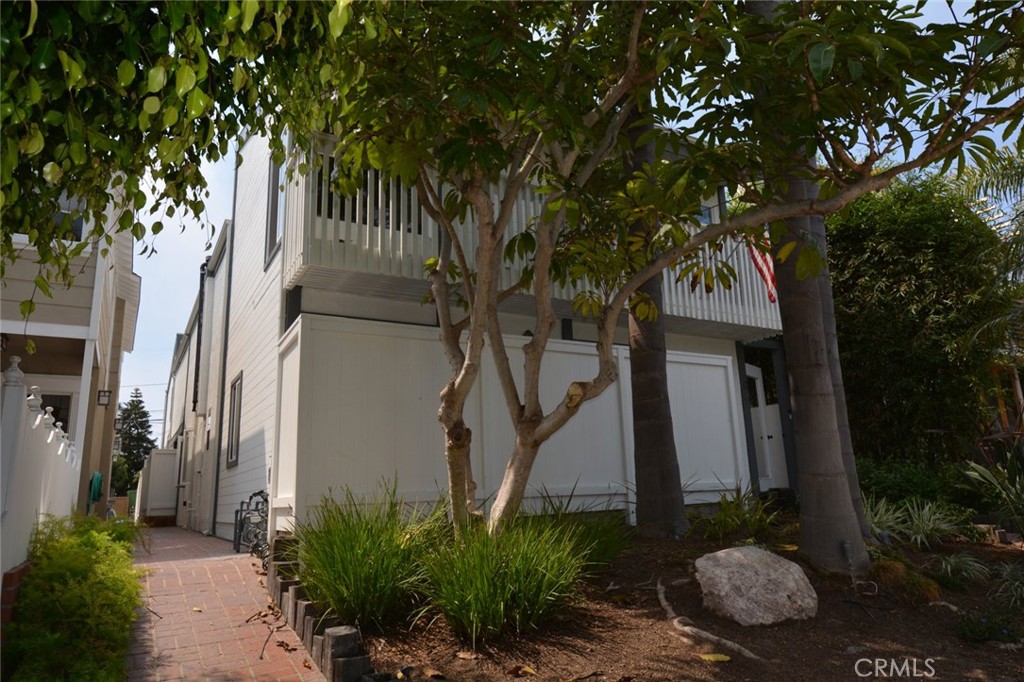 408 6th Property Photo 2