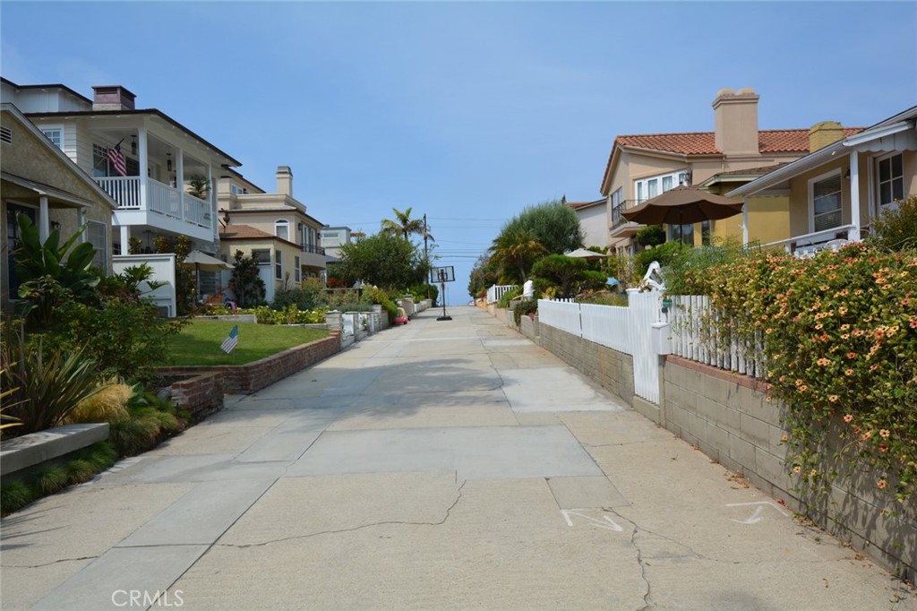 408 6th Property Photo 3