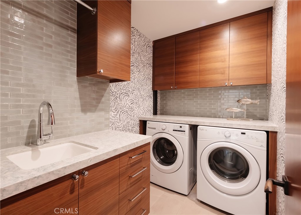 2215 Manhattan Avenue Property Photo 36