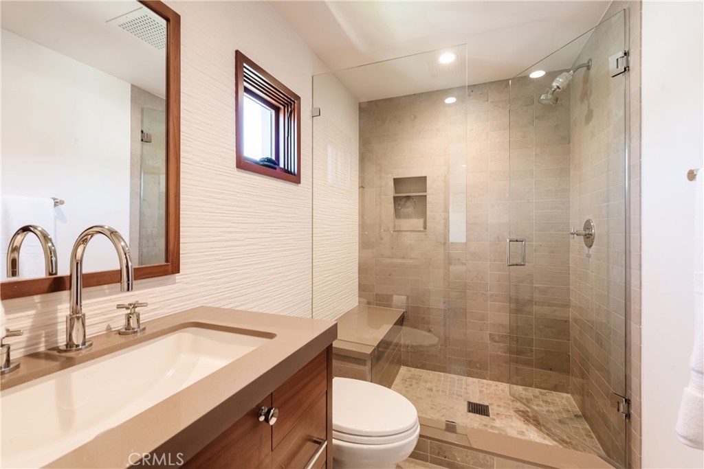 2215 Manhattan Avenue Property Photo 38