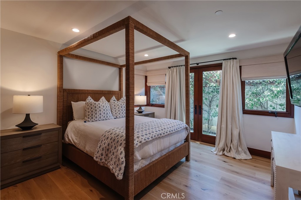 2215 Manhattan Avenue Property Photo 47