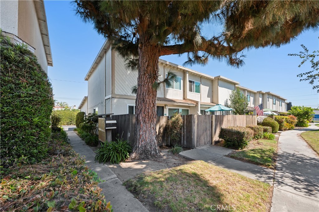25205 Cypress Street 10 Property Photo 4
