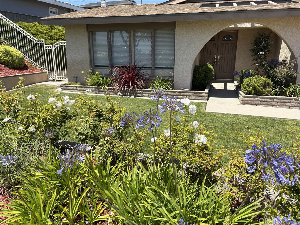 27659 Flaming Arrow Property Photo 1