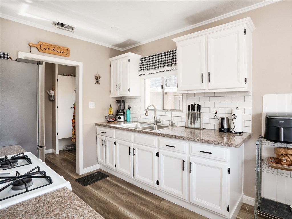 12808 Shoup Avenue Property Photo 3