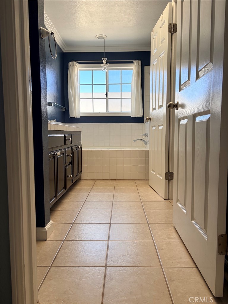 25928 Oak Street #b Property Photo 6