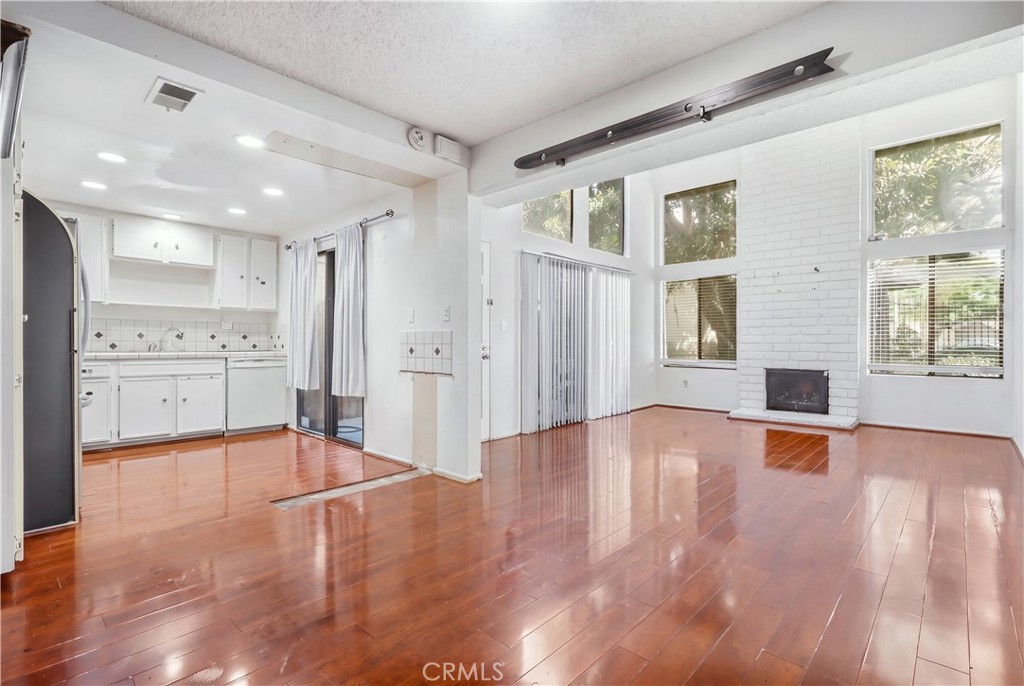 3659 Country Club B Property Photo 4