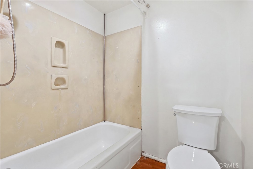 3659 Country Club B Property Photo 12
