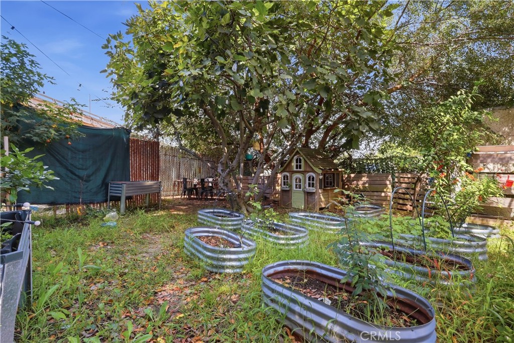 3659 Country Club B Property Photo 27