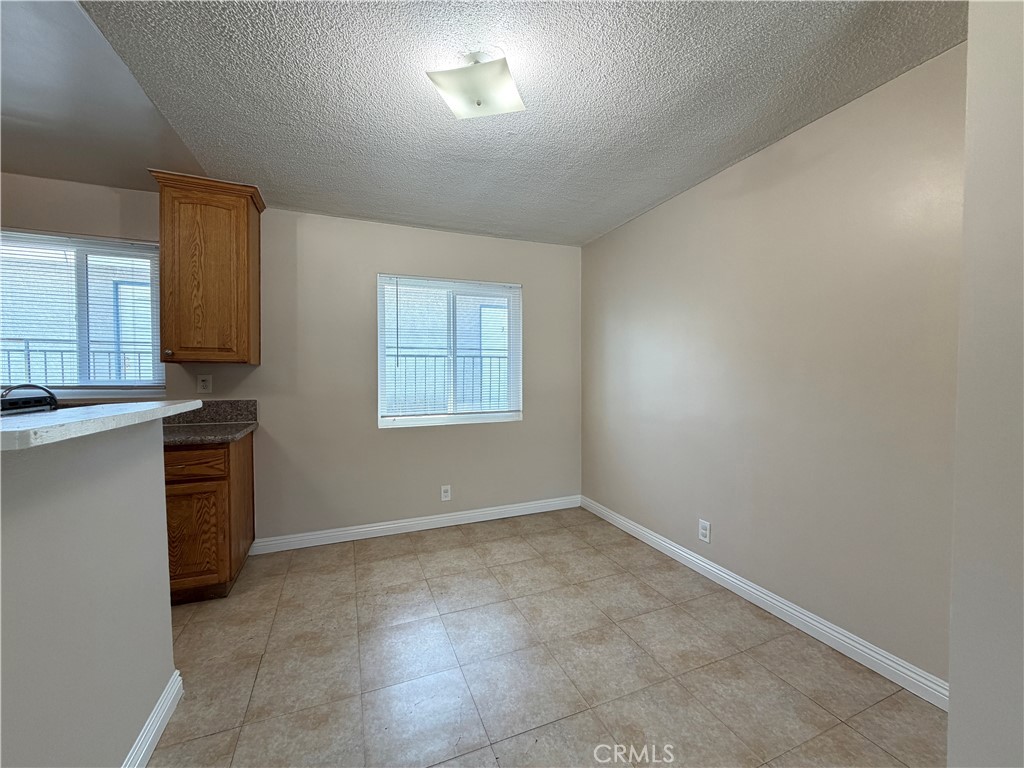 12915 Doty Avenue C Property Photo 6