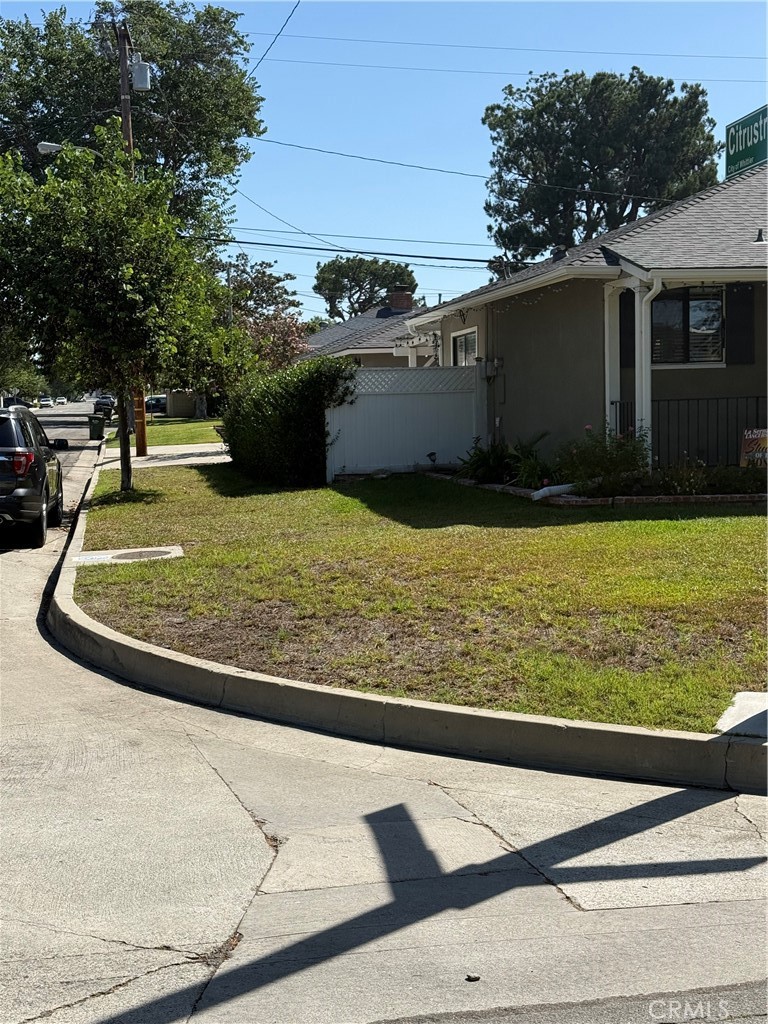 10702 Homeland Avenue Property Photo 11