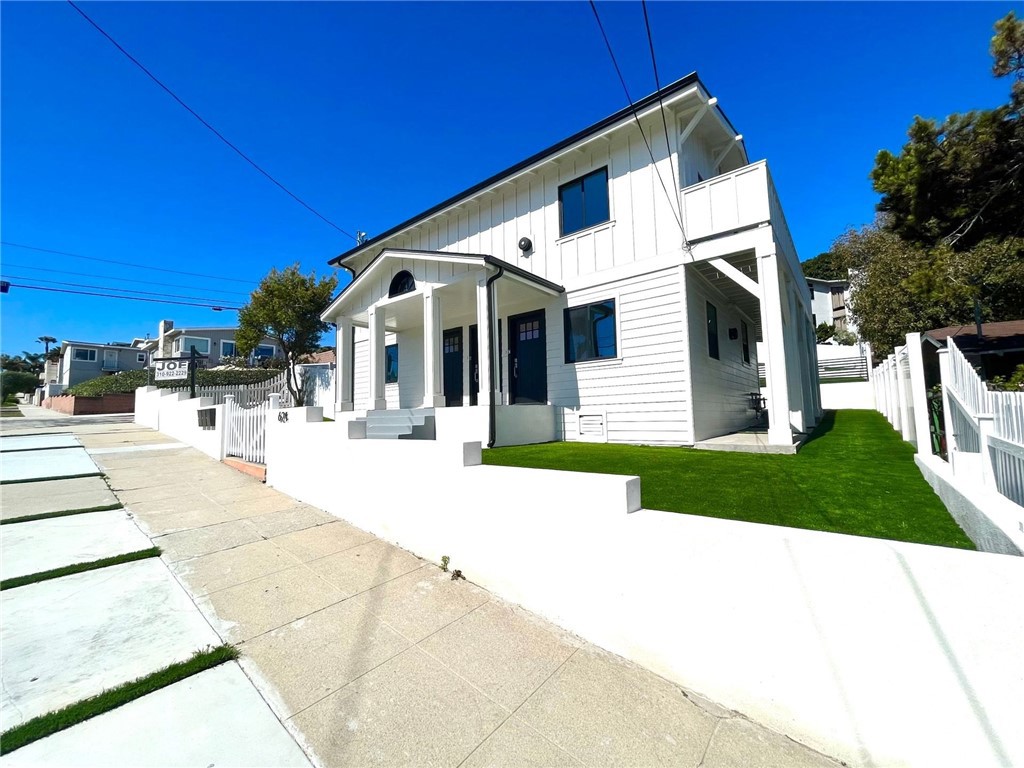 624 W 38th Street A Property Photo 2
