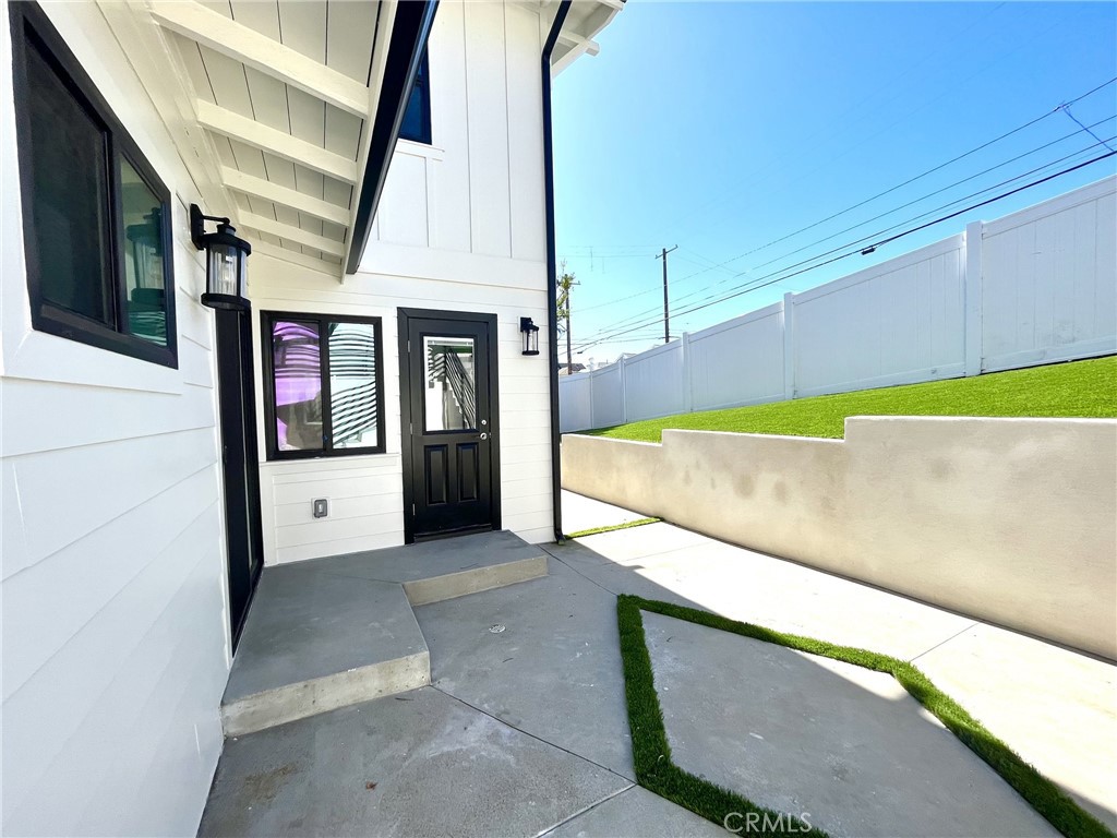 624 W 38th Street A Property Photo 13