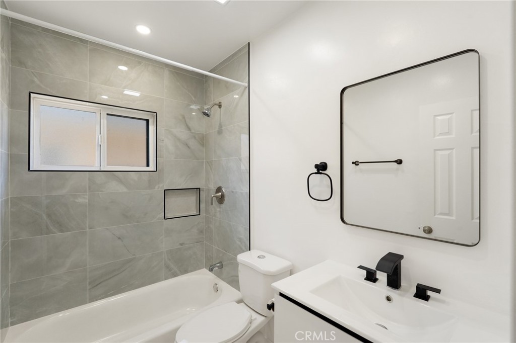 16903 Freeman Avenue Property Photo 12