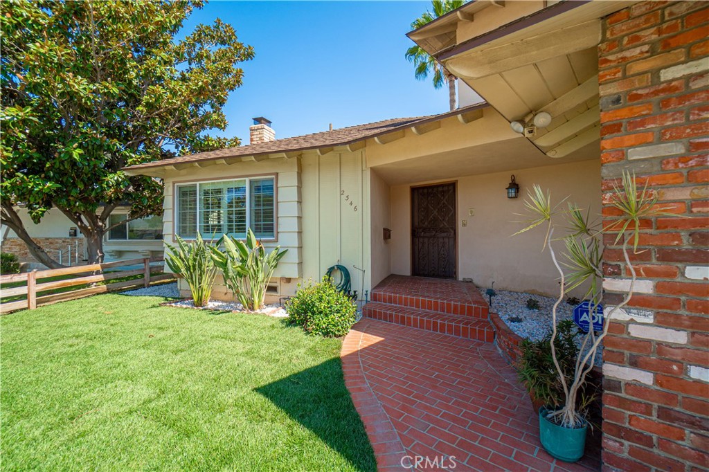 2346 253rd Property Photo 3